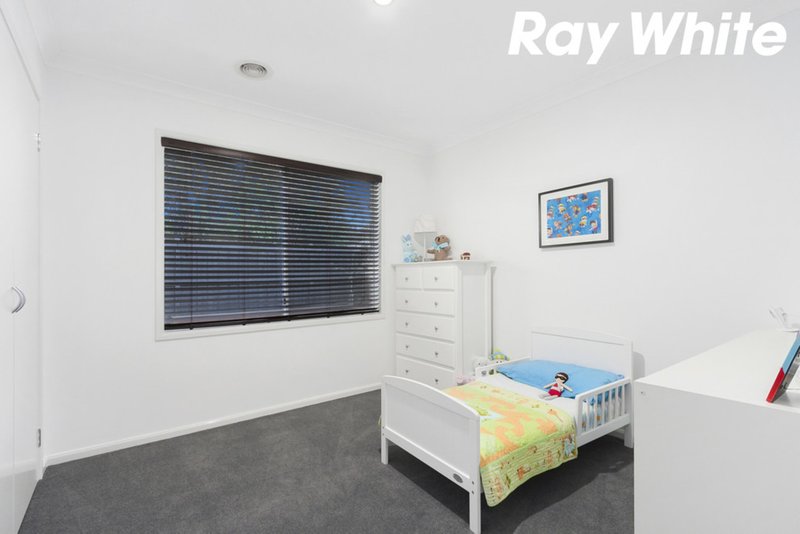 Photo - 38 Honeyeater Way, Pakenham VIC 3810 - Image 15