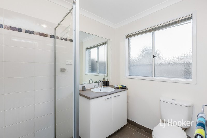 Photo - 38 Hope Way, Tarneit VIC 3029 - Image 7