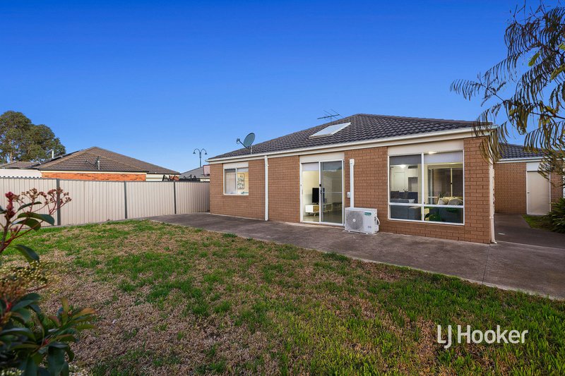 Photo - 38 Hope Way, Tarneit VIC 3029 - Image 13