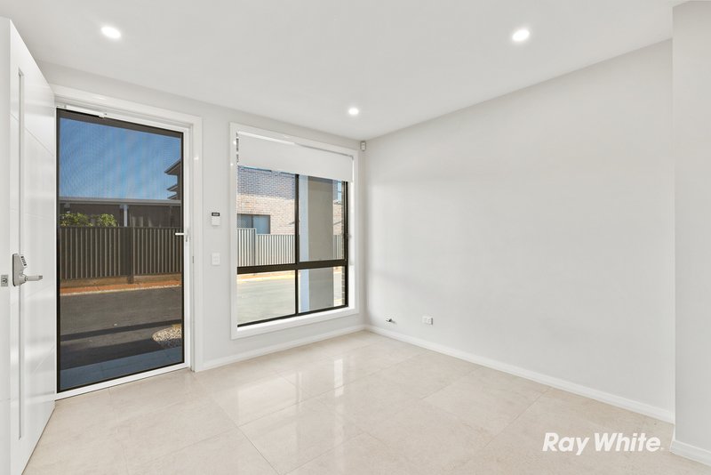 Photo - 38 Hopwood Glade, Quakers Hill NSW 2763 - Image 2