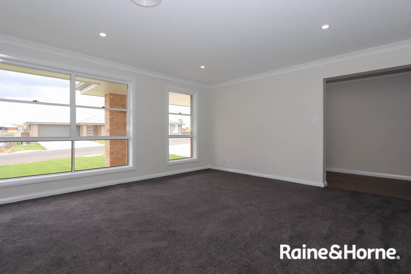 Photo - 38 Ignatius Place, Kelso NSW 2795 - Image 6