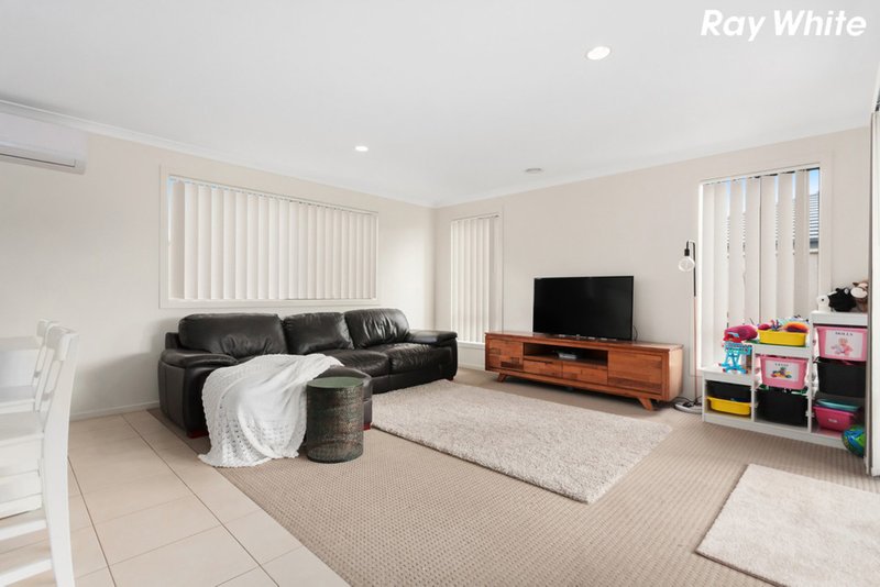 Photo - 38 Inspiration Circuit, Pakenham VIC 3810 - Image 7