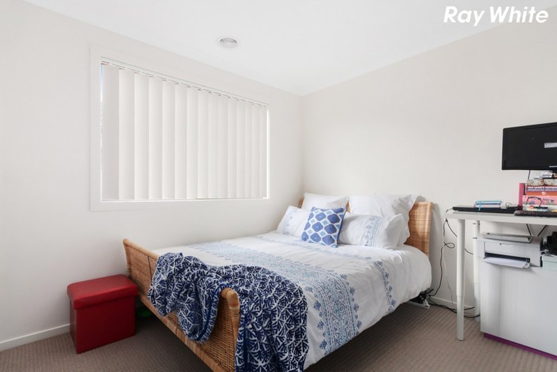 Photo - 38 Inspiration Circuit, Pakenham VIC 3810 - Image 9