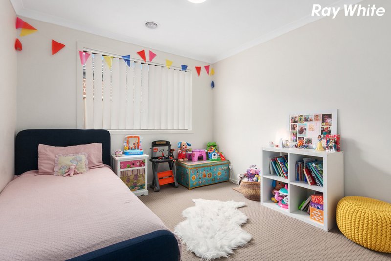 Photo - 38 Inspiration Circuit, Pakenham VIC 3810 - Image 11