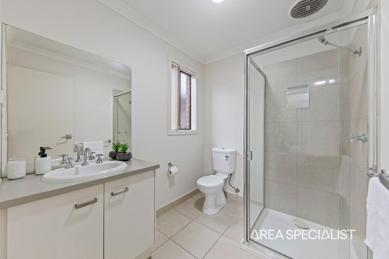 Photo - 38 Inspiration Circuit, Pakenham VIC 3810 - Image 11