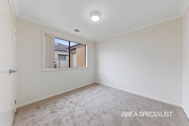 Photo - 38 Inspiration Circuit, Pakenham VIC 3810 - Image 16