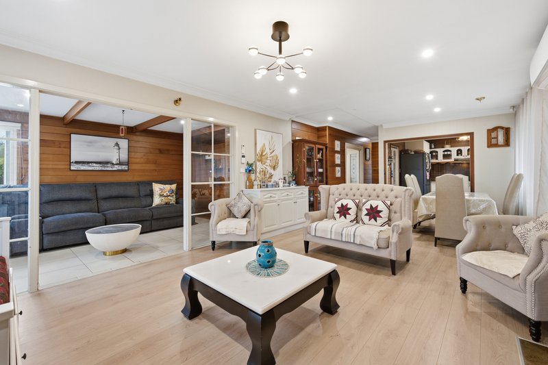 Photo - 38 Ireland Avenue, Wantirna South VIC 3152 - Image 2