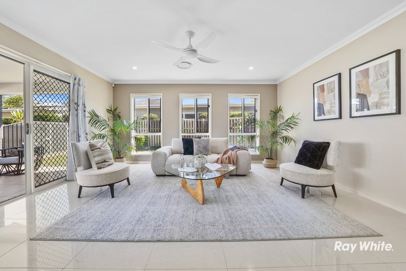 Photo - 38 John Markwell Parade, Daisy Hill QLD 4127 - Image 10