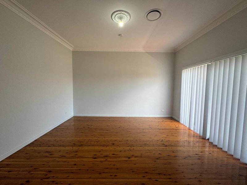 Photo - 38 Joyce Street, Fairfield NSW 2165 - Image 6