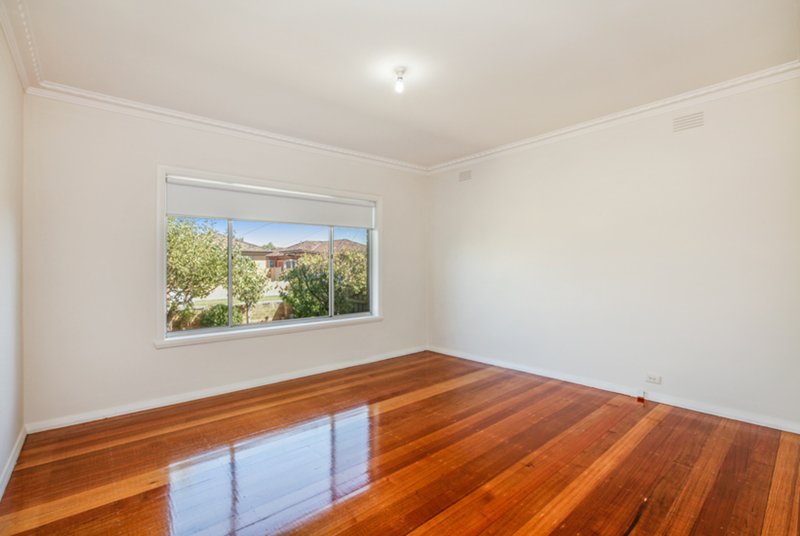 Photo - 38 Kay Avenue, Lalor VIC 3075 - Image 7