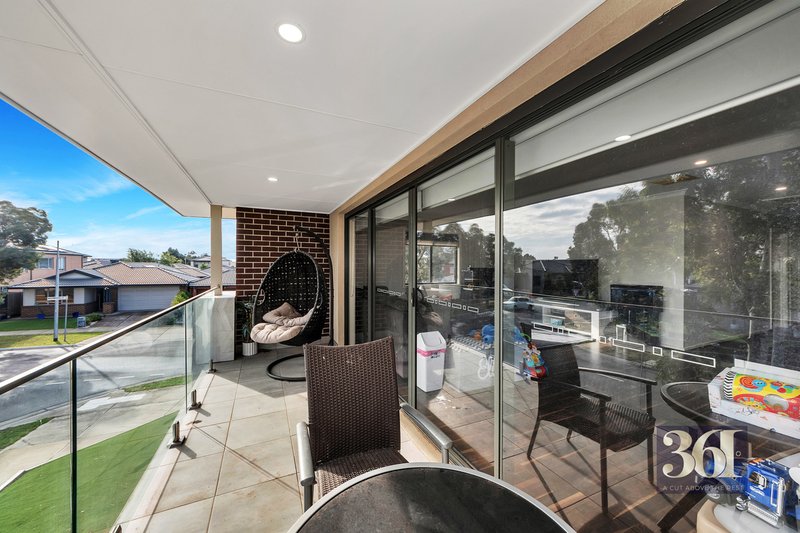 Photo - 38 Kentwell Street, Truganina VIC 3029 - Image 4