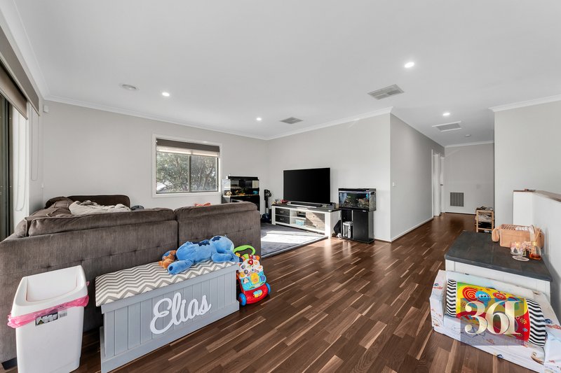 Photo - 38 Kentwell Street, Truganina VIC 3029 - Image 22