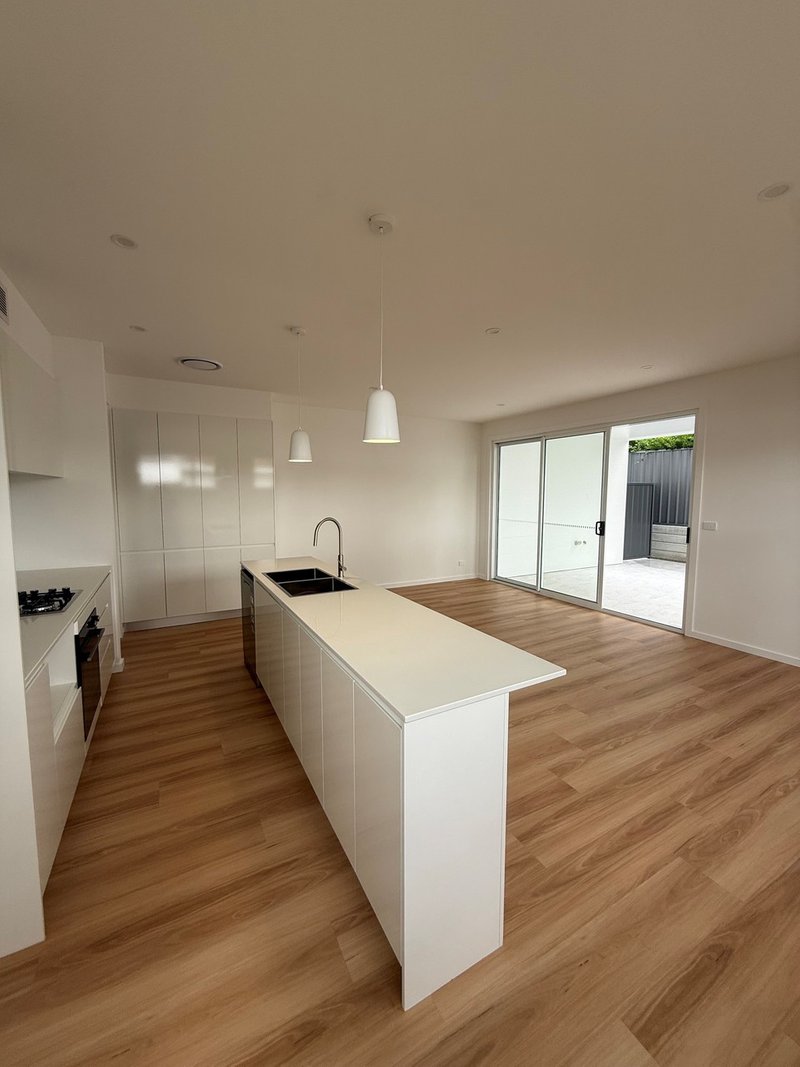 Photo - 38 Kingston Street, Oak Flats NSW 2529 - Image 2