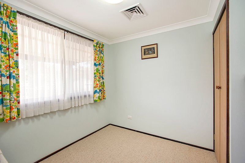 Photo - 38 Kingswood Dr , Tamworth NSW 2340 - Image 11