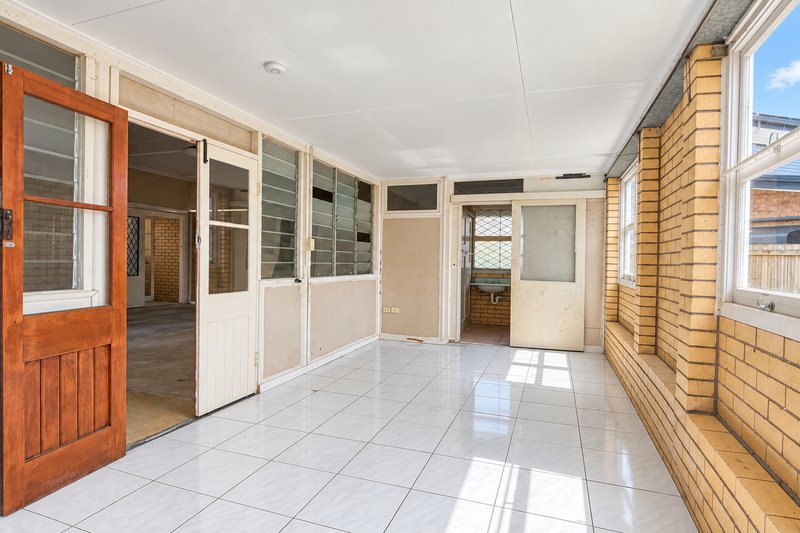 Photo - 38 Kinyunga Street, Kippa-Ring QLD 4021 - Image 12