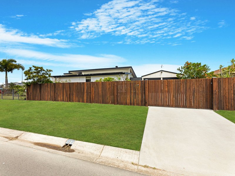 Photo - 38 Lady Penrhyn Drive, Eli Waters QLD 4655 - Image 3