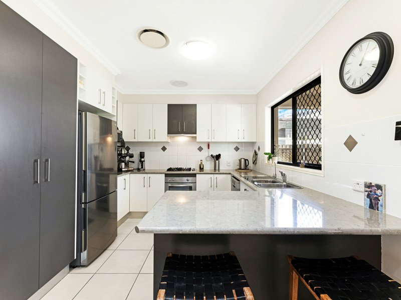 Photo - 38 Lady Penrhyn Drive, Eli Waters QLD 4655 - Image 10