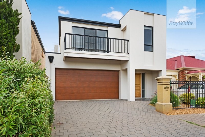 38 Lakefield Crescent, Mawson Lakes SA 5095