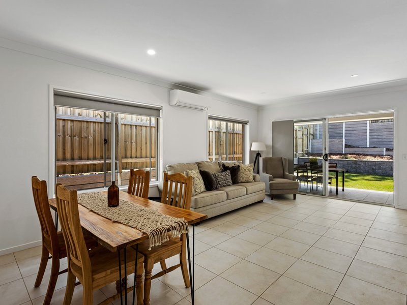 Photo - 38 Lapwing Drive, Bahrs Scrub QLD 4207 - Image 3