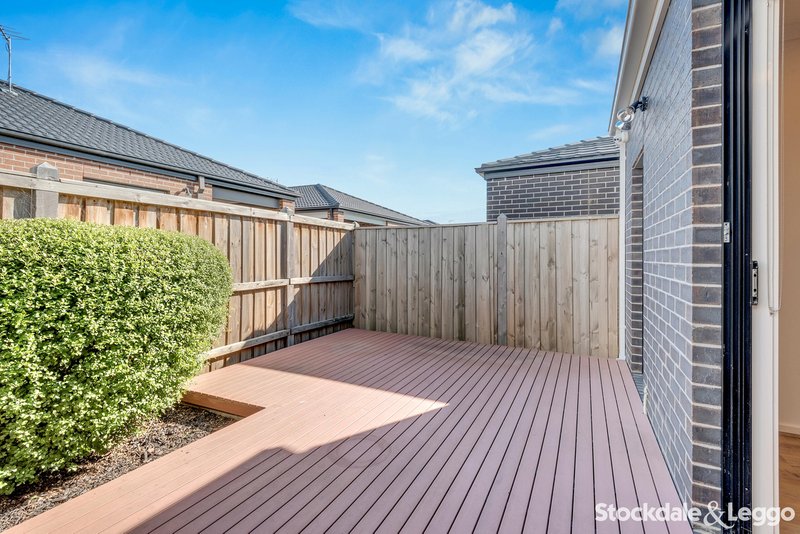Photo - 38 Latchford Drive, Mickleham VIC 3064 - Image 13