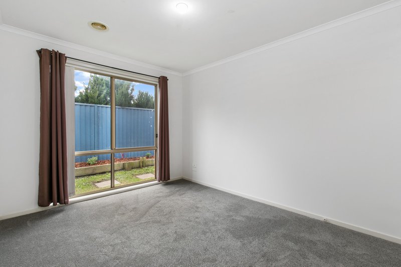 Photo - 38 Laurina Link, Pakenham VIC 3810 - Image 10