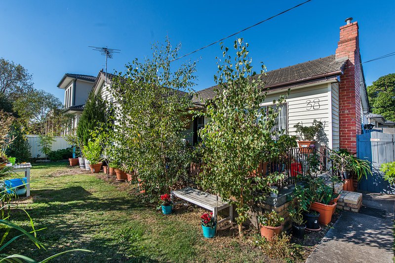 Photo - 38 Leumear Street, Oakleigh East VIC 3166 - Image 8