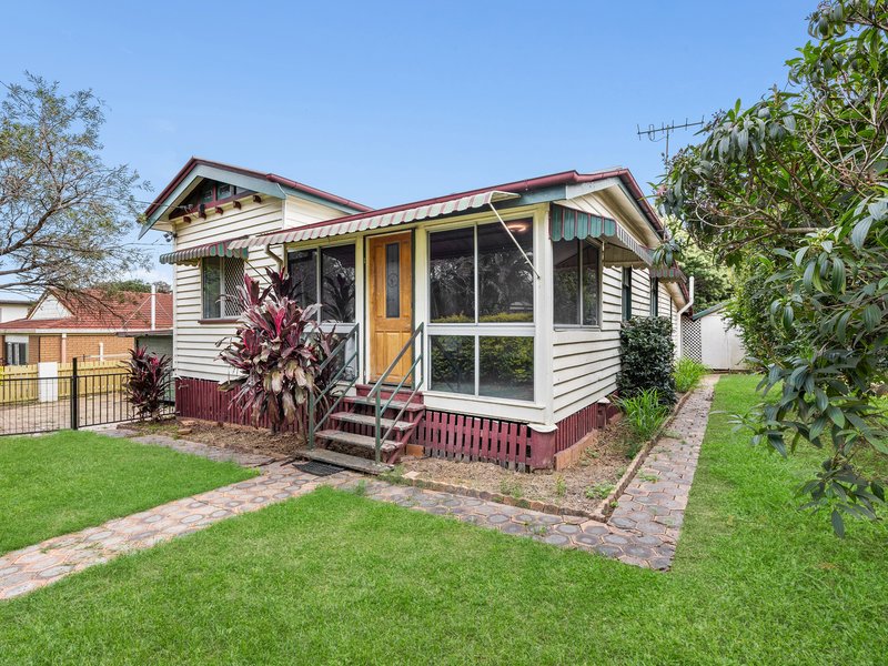 38 Lindsay Street, Bundamba QLD 4304