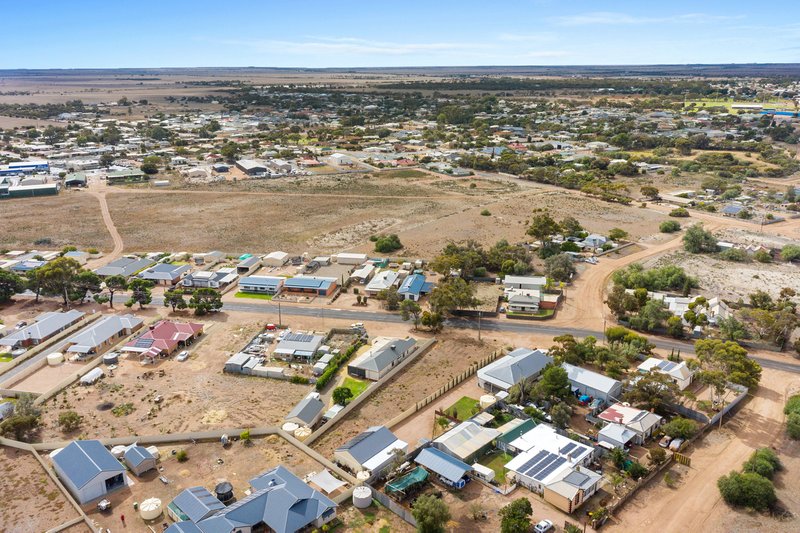 Photo - 38 Lipson Road, Kadina SA 5554 - Image 7