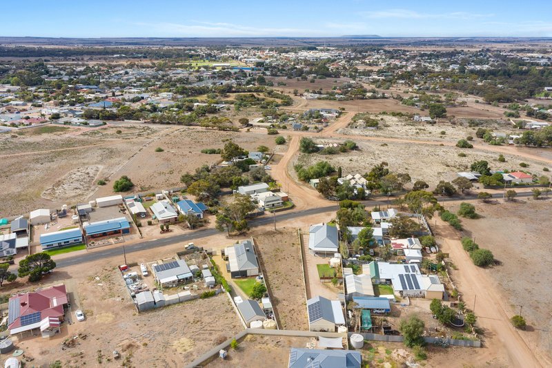 Photo - 38 Lipson Road, Kadina SA 5554 - Image 8