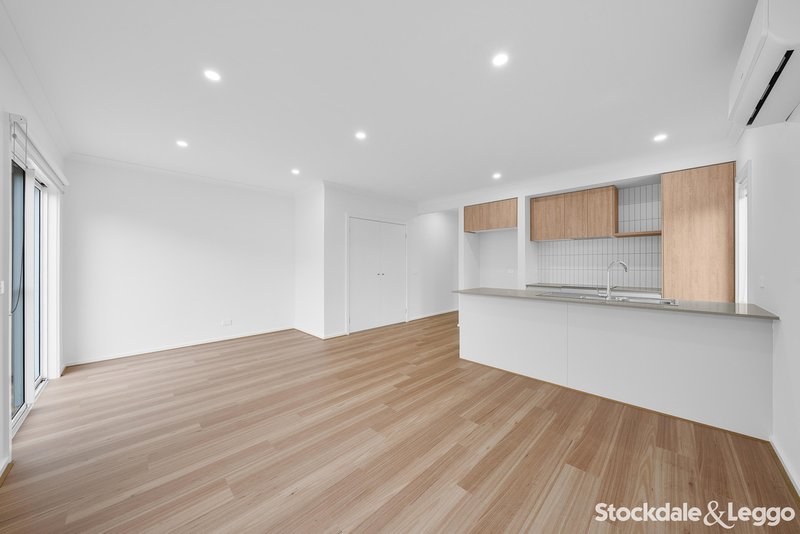 Photo - 38 Lockerbie Street, Kalkallo VIC 3064 - Image 5