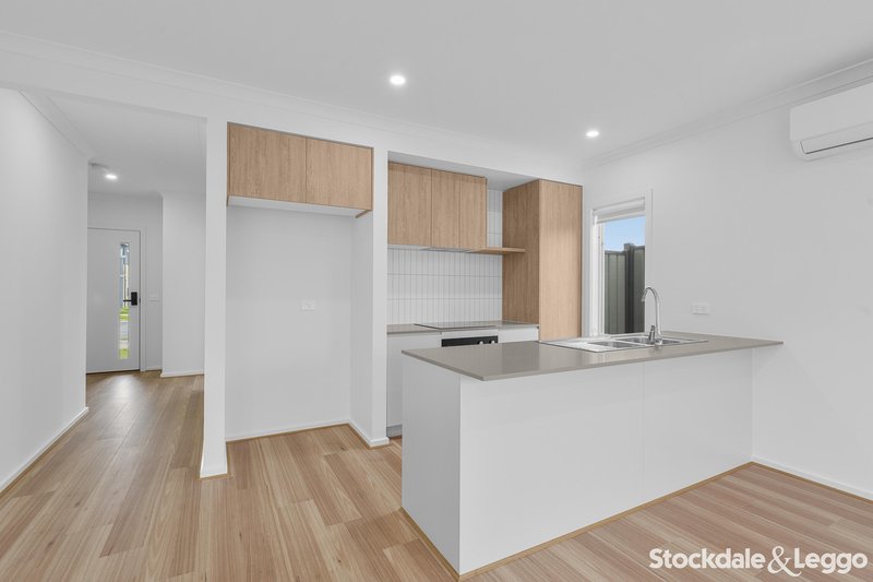 Photo - 38 Lockerbie Street, Kalkallo VIC 3064 - Image 10