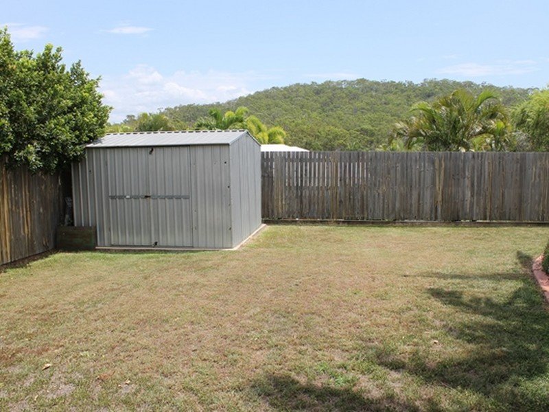 Photo - 38 Lomandra Street, Boyne Island QLD 4680 - Image 11