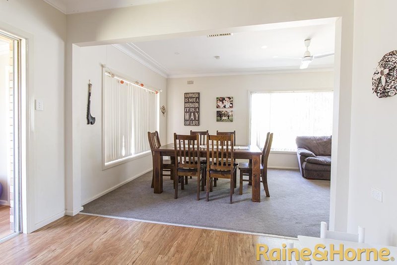 Photo - 38 Lovett Avenue, Dubbo NSW 2830 - Image 3