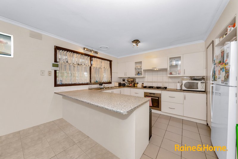 Photo - 38 Lower Terrace Crescent, Noble Park North VIC 3174 - Image 4