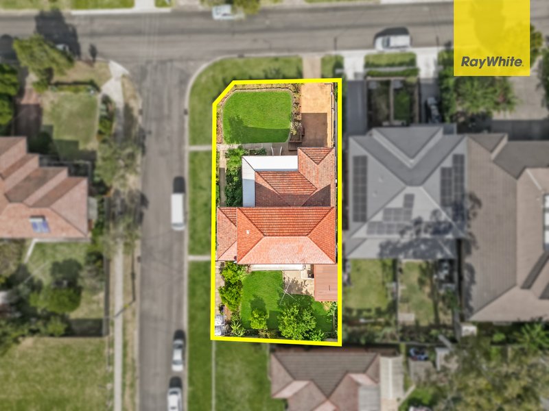 Photo - 38 Lyle Street, Girraween NSW 2145 - Image 1
