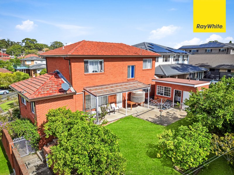 Photo - 38 Lyle Street, Girraween NSW 2145 - Image 2