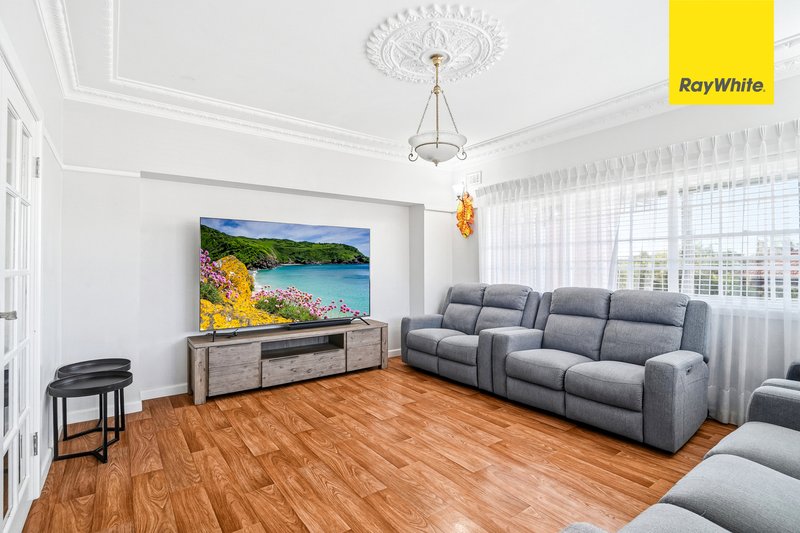 Photo - 38 Lyle Street, Girraween NSW 2145 - Image 6