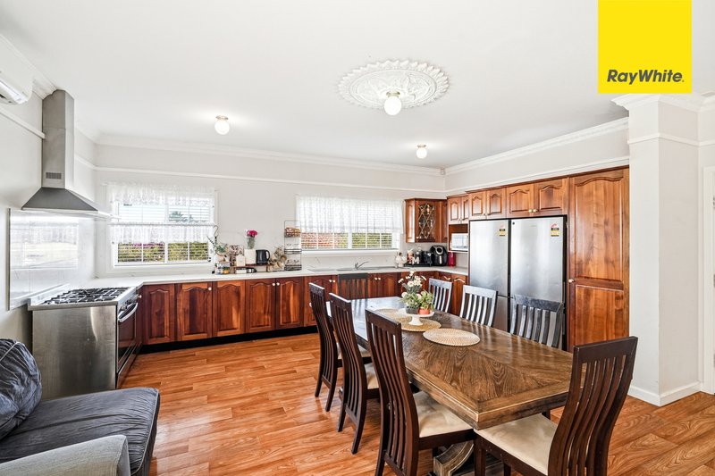 Photo - 38 Lyle Street, Girraween NSW 2145 - Image 8