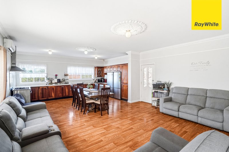 Photo - 38 Lyle Street, Girraween NSW 2145 - Image 10