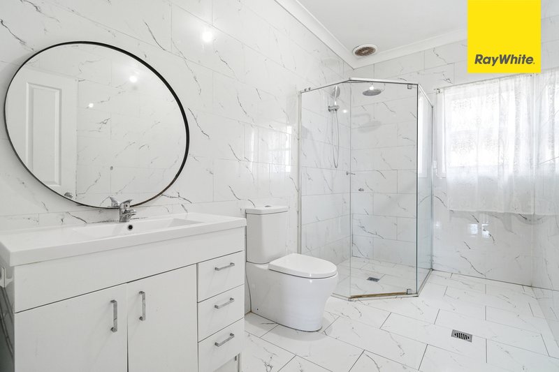 Photo - 38 Lyle Street, Girraween NSW 2145 - Image 11