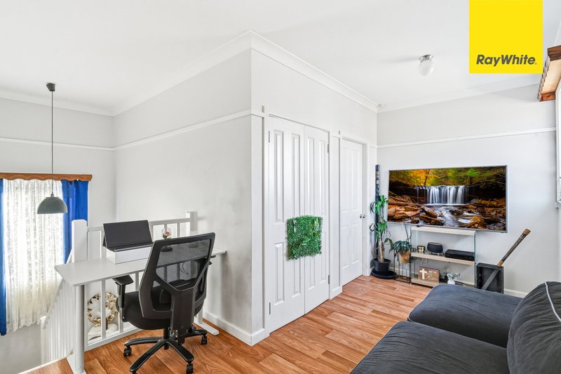 Photo - 38 Lyle Street, Girraween NSW 2145 - Image 14