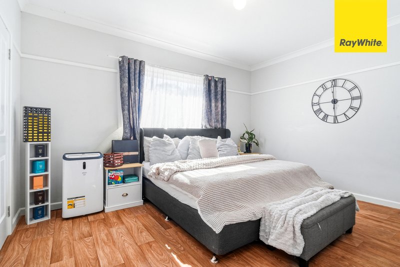 Photo - 38 Lyle Street, Girraween NSW 2145 - Image 15