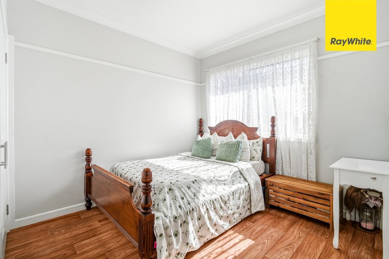 Photo - 38 Lyle Street, Girraween NSW 2145 - Image 19