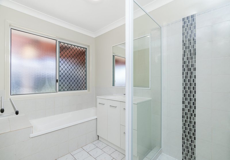 Photo - 38 Maclean Court, Boronia Heights QLD 4124 - Image 9