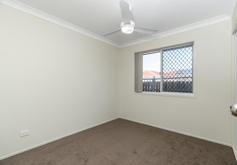 Photo - 38 Maclean Court, Boronia Heights QLD 4124 - Image 12