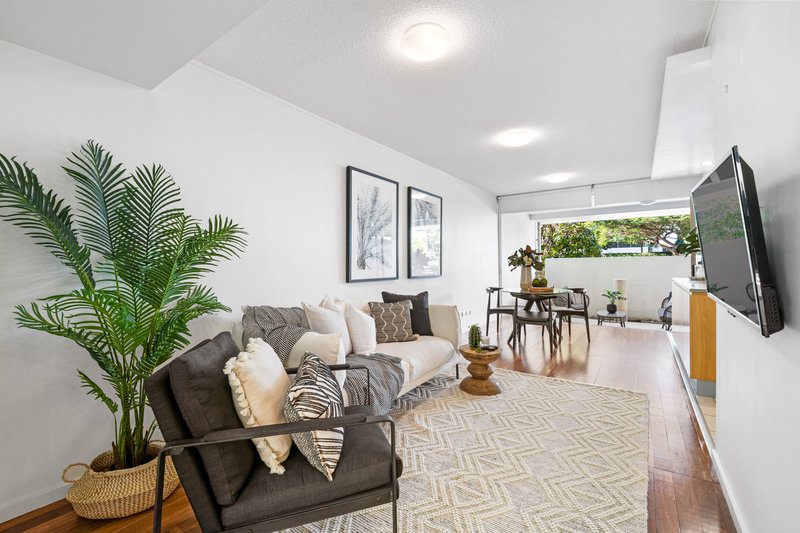 Photo - 3/8 Macquarie Street, Teneriffe QLD 4005 - Image 2