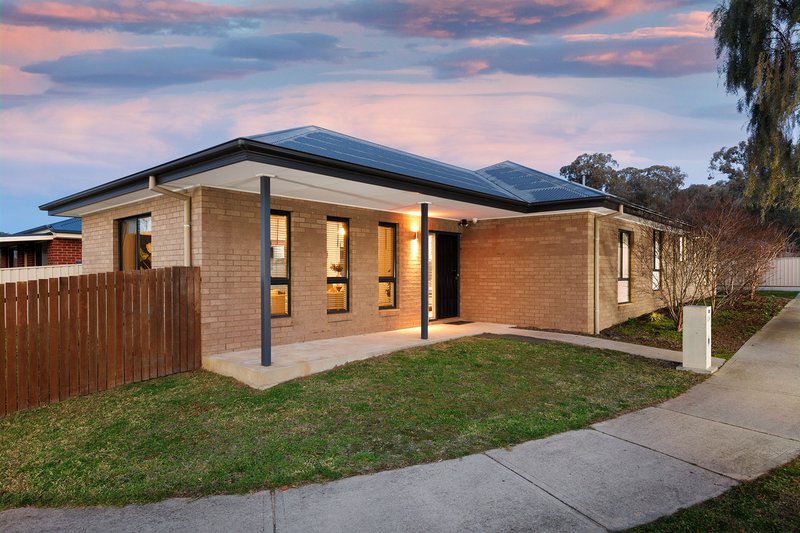 Photo - 38 Mactier Avenue, Wodonga VIC 3690 - Image 1
