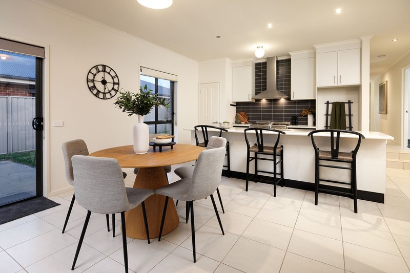 Photo - 38 Mactier Avenue, Wodonga VIC 3690 - Image 5