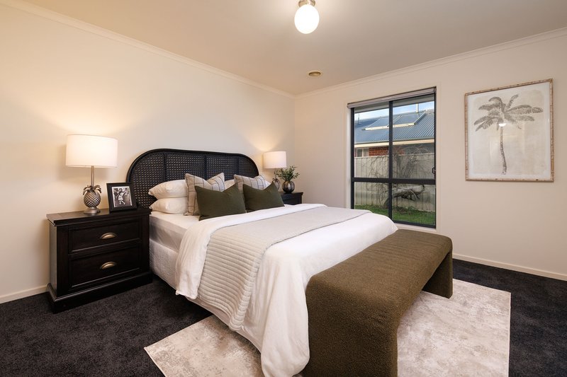 Photo - 38 Mactier Avenue, Wodonga VIC 3690 - Image 7
