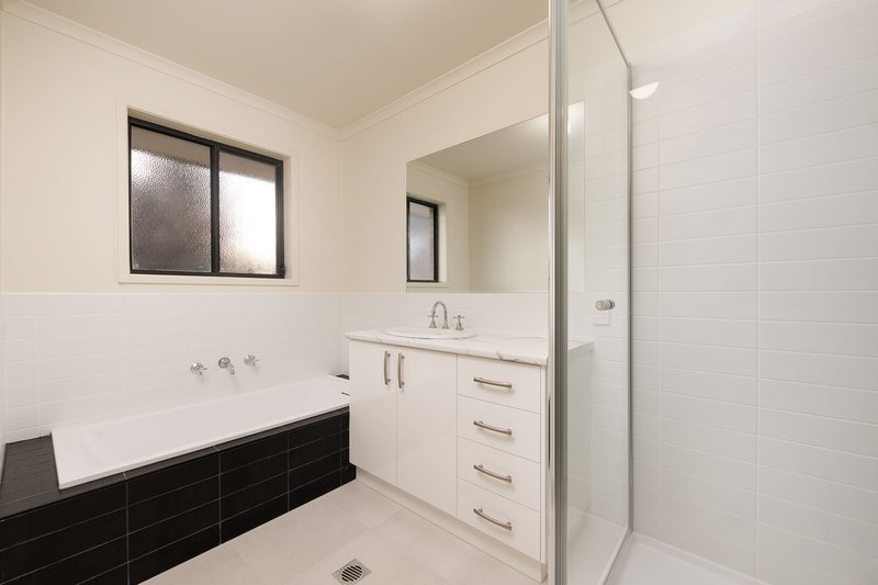 Photo - 38 Mactier Avenue, Wodonga VIC 3690 - Image 11